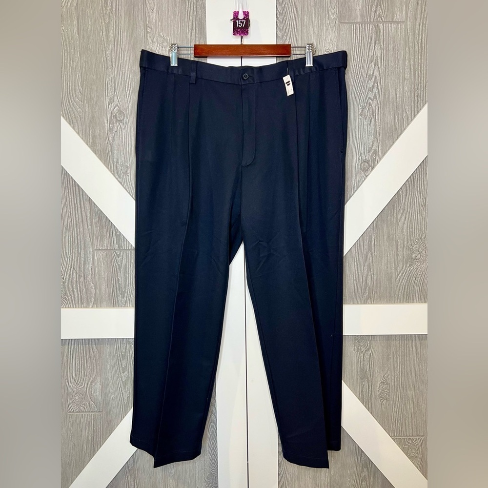 157. Haggar Men’s Pleated Dress Pants Navy Blue 40x29